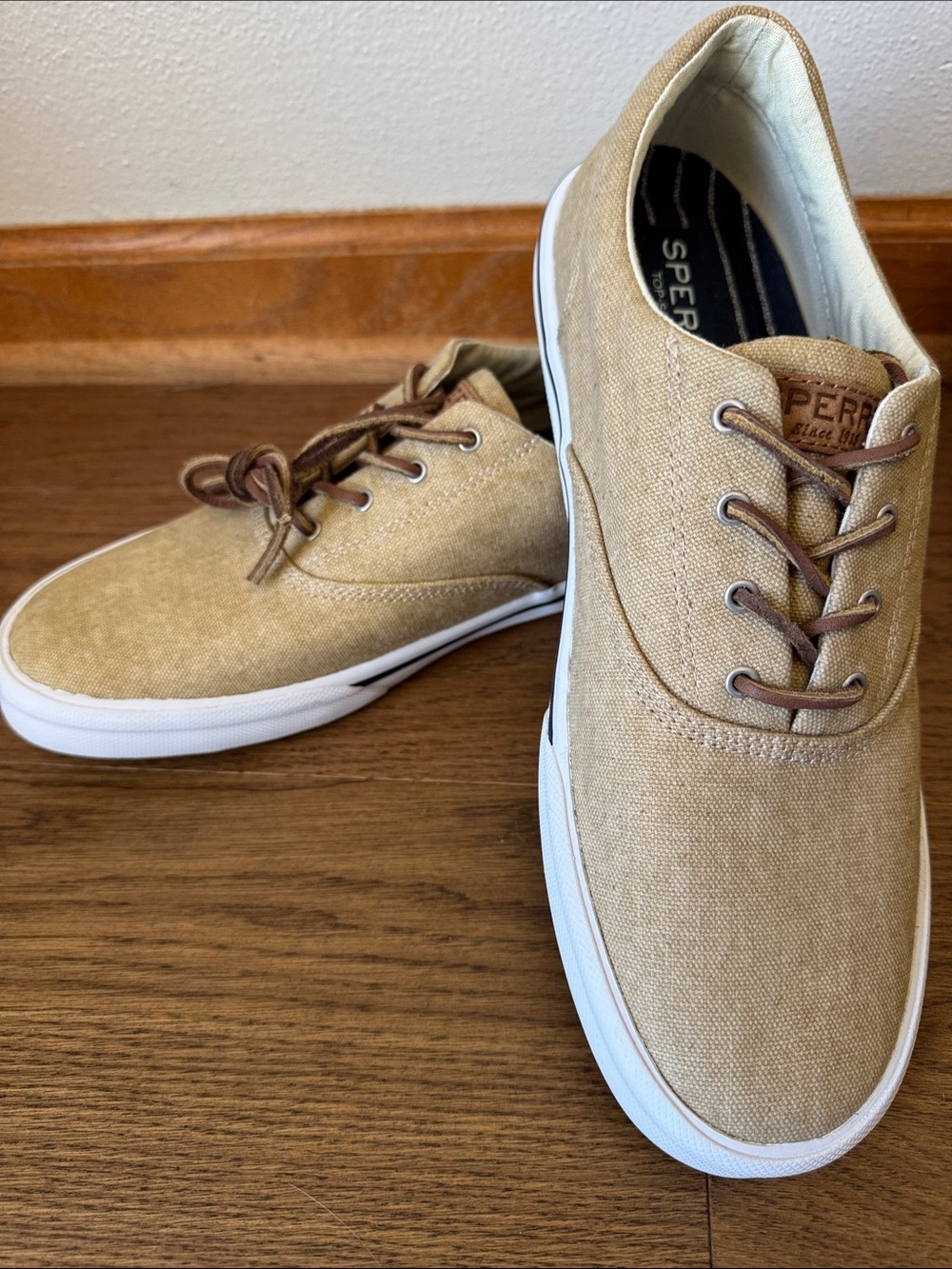 Sperry Men's Striper II Topsider Sneaker in Beige  Canvas Size 10.5, New in box